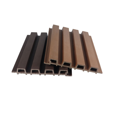 購入 プールの装飾のための防水WPCのクラッディング パネルの床の屋外の灰色28x217mm オンライン製造