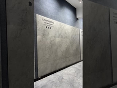 磨かれた艶をかけられたタイル