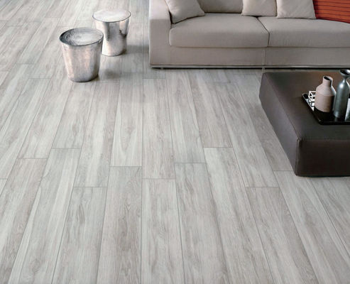 60x120cmの薄い灰色の磁器のタイル、W.A 0.05% 1000SQM木のマット タイル