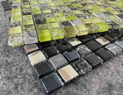 鋼鉄はSGSの装飾的なモザイク・タイルのカウンタートップの背景のシャワーの壁1.36kgsに電流を通した