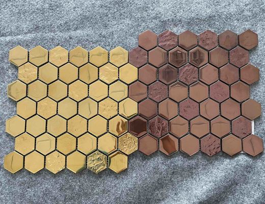 30x30cmの正方形はタイル、六角形のモザイク壁がブラウンの金をタイルを張るISO13006 8mmを艶をかけた