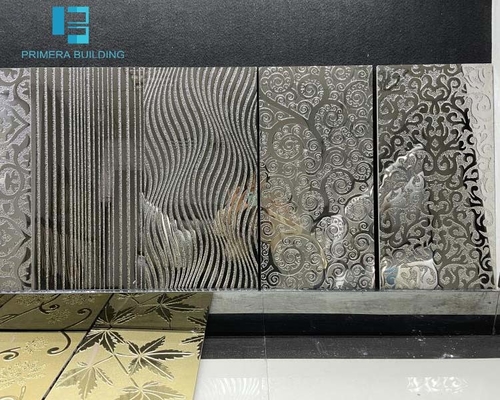 300x600mmの3Dセラミック タイルは金ライン壁の装飾と艶をかけられて磨いた