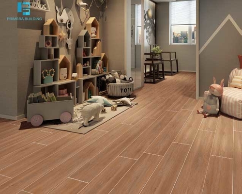 木の板の一見無作法な艶をかけられたマットの床および壁のセラミック タイル200x1200mmのブラウン色
